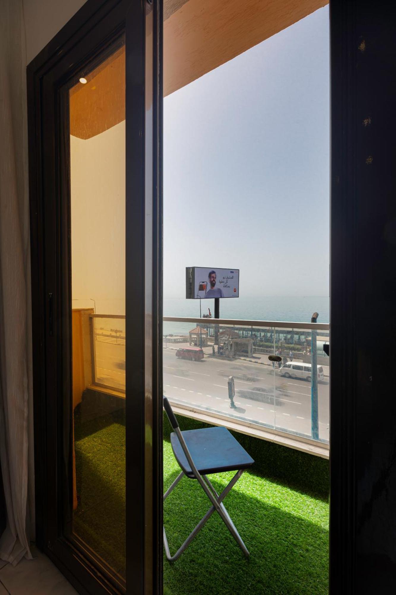 Alex - Alexandria