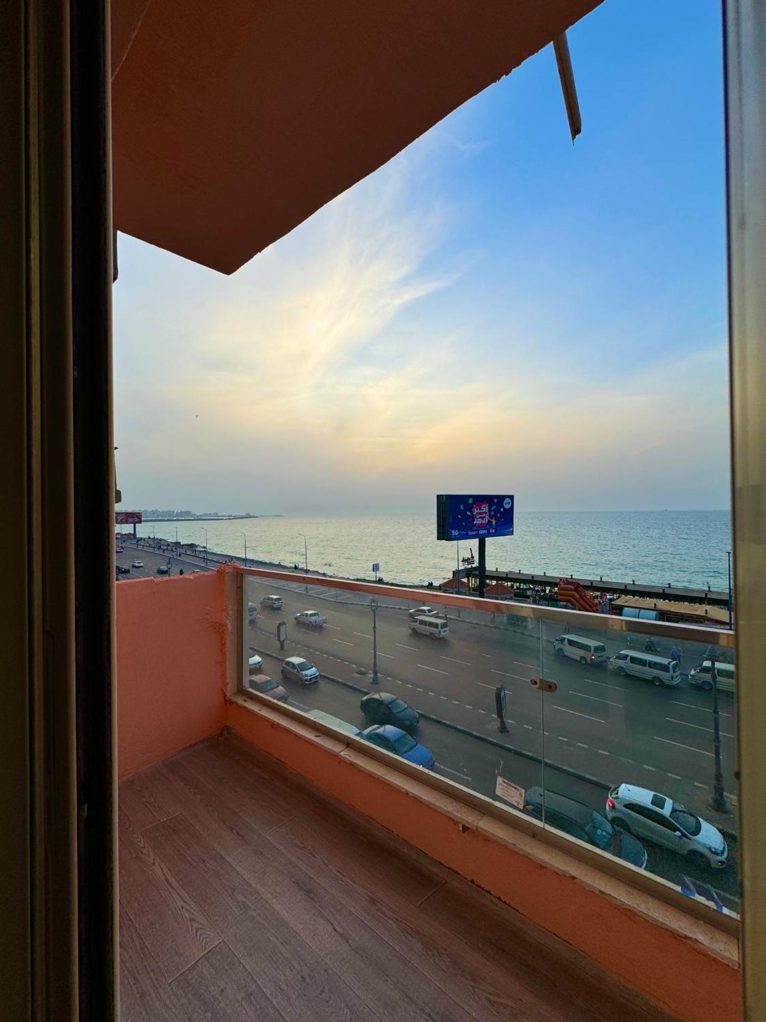Alex - Hotel 2*